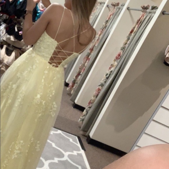 Stacey’s Original Yellow Prom Dress. Size 10 but can fit 6/8 due to corset. - Picture 2 of 4